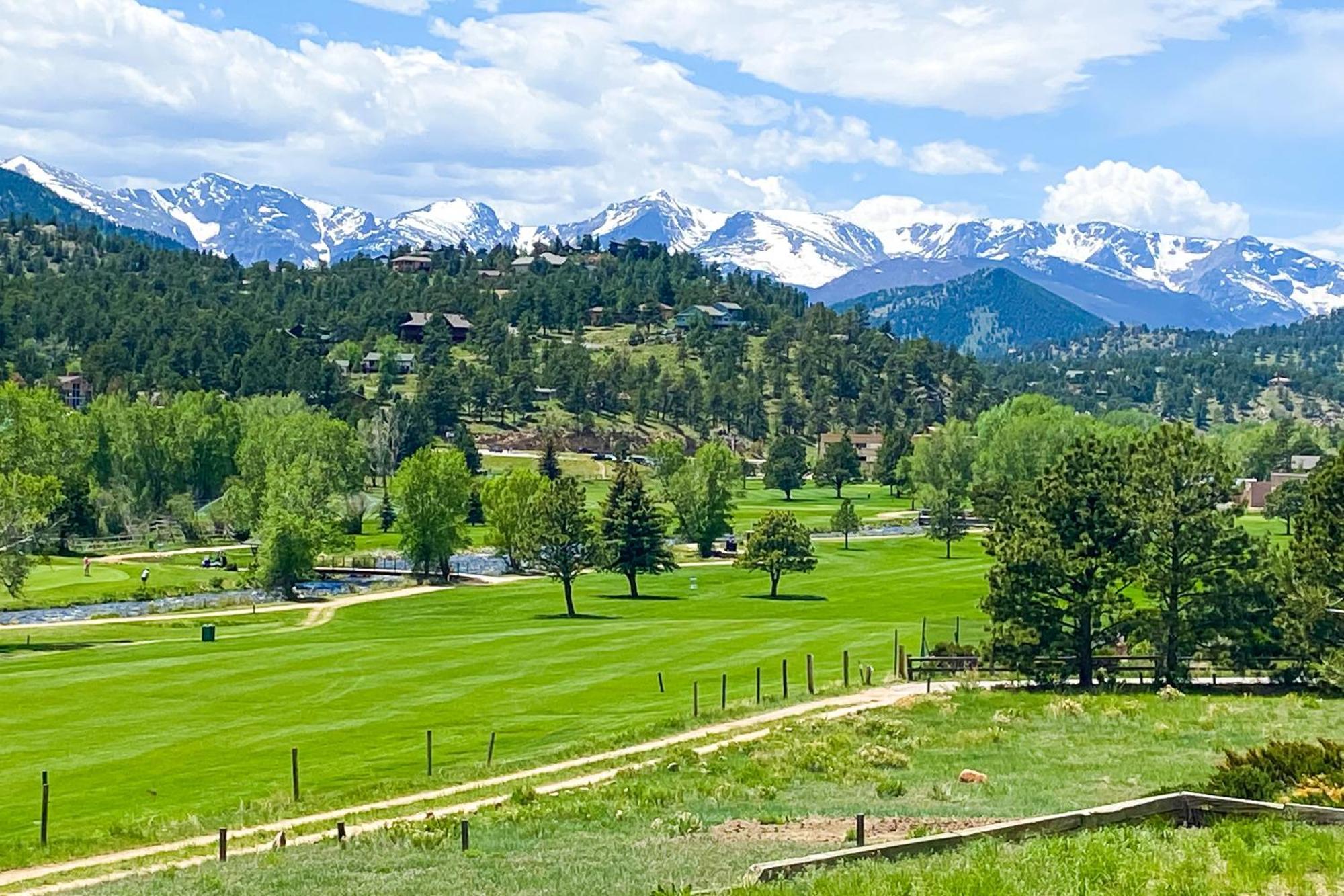 Fairways & 14ers Holiday home